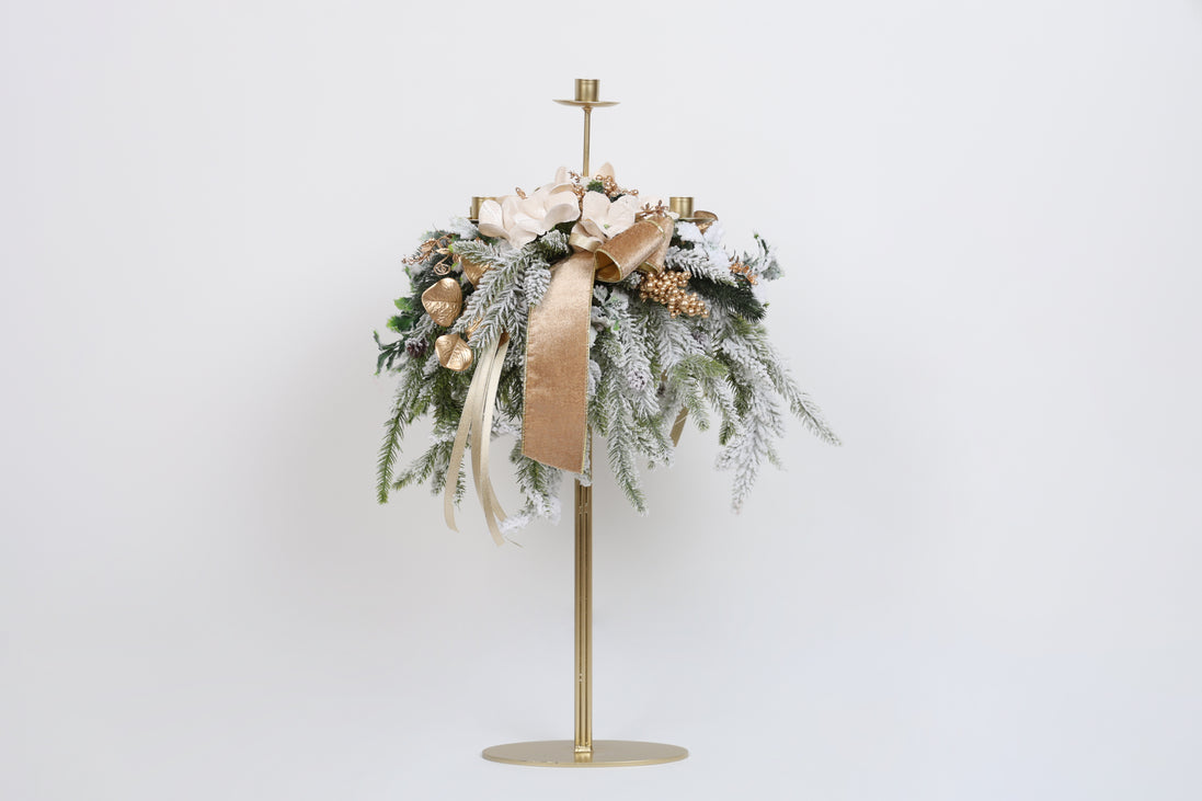 Suport înalt pentru lumânări cu 3 brațe și decorațiuni de Crăciun, alb/auriu/verde, 65cm