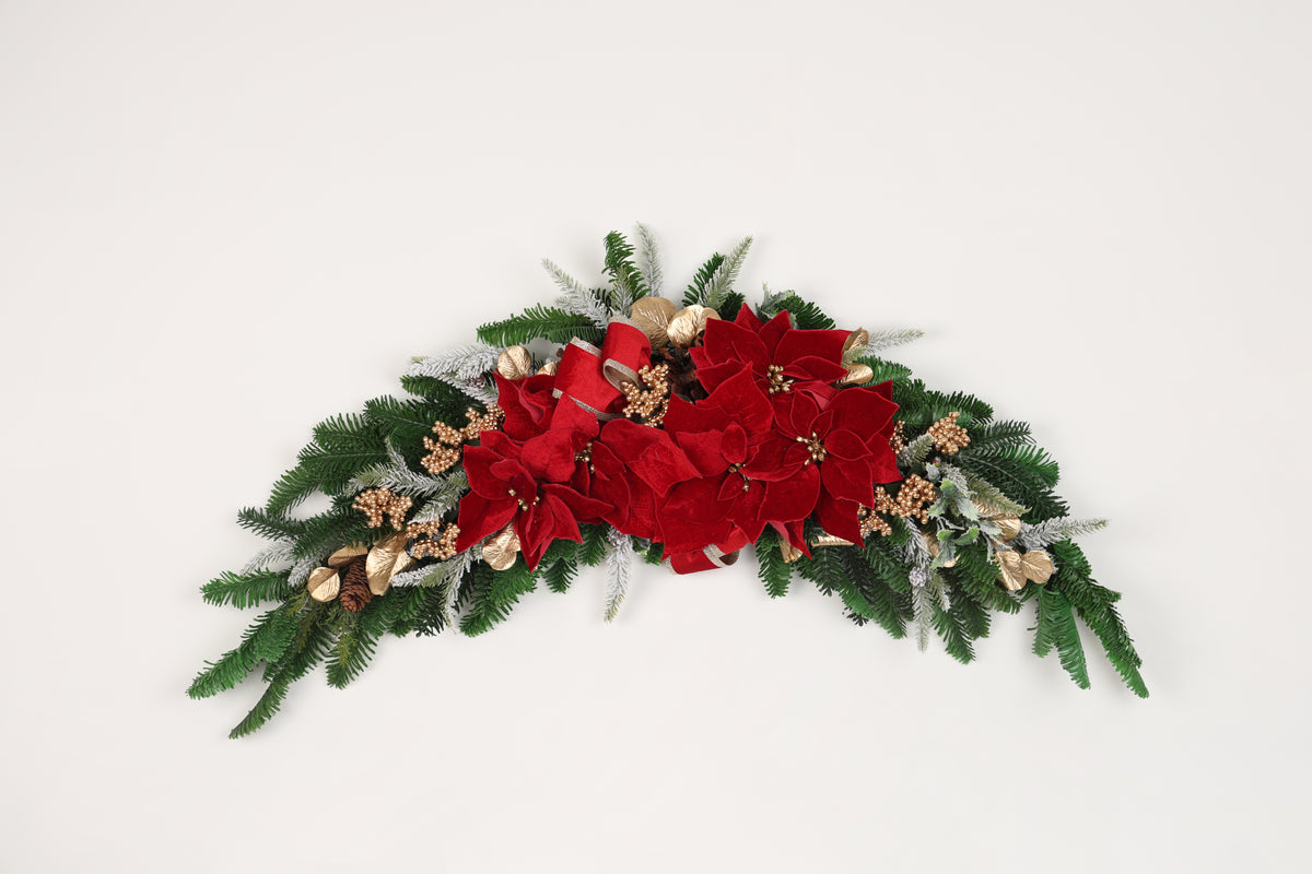 Coroniță pentru ușă sau semineu cu flori de Crăciun, roșu/verde, 90cm