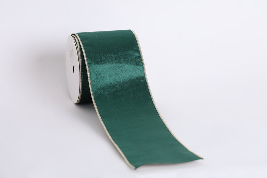 Panglică decorativă textilă catifelată cu margini fine, verde, 10cm x 9m