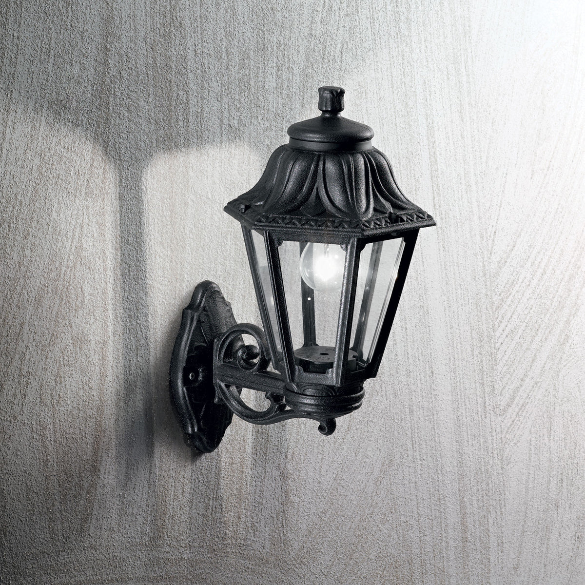 Aplică de exterior Dafne AP1 mare, negru – ambient