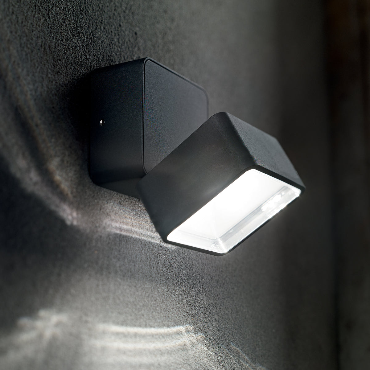 Aplică de exterior Omega AP pătrată 4000K, antracit – ambient