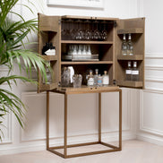 Bar Highland, furnir de stejar spălat