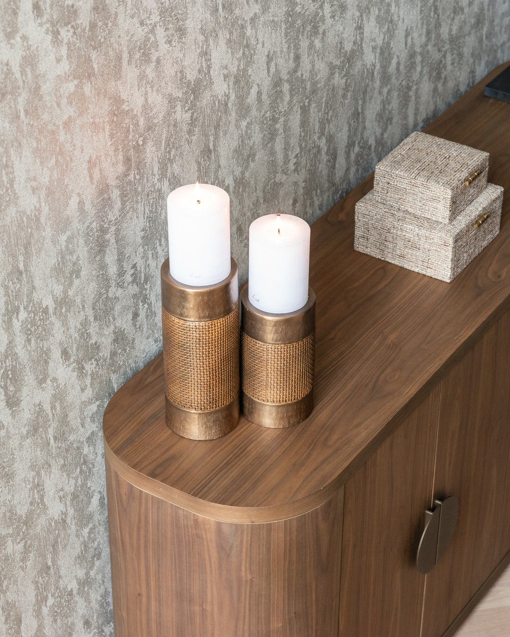 Bufet Windsor, nuc, 4 uși – ambient