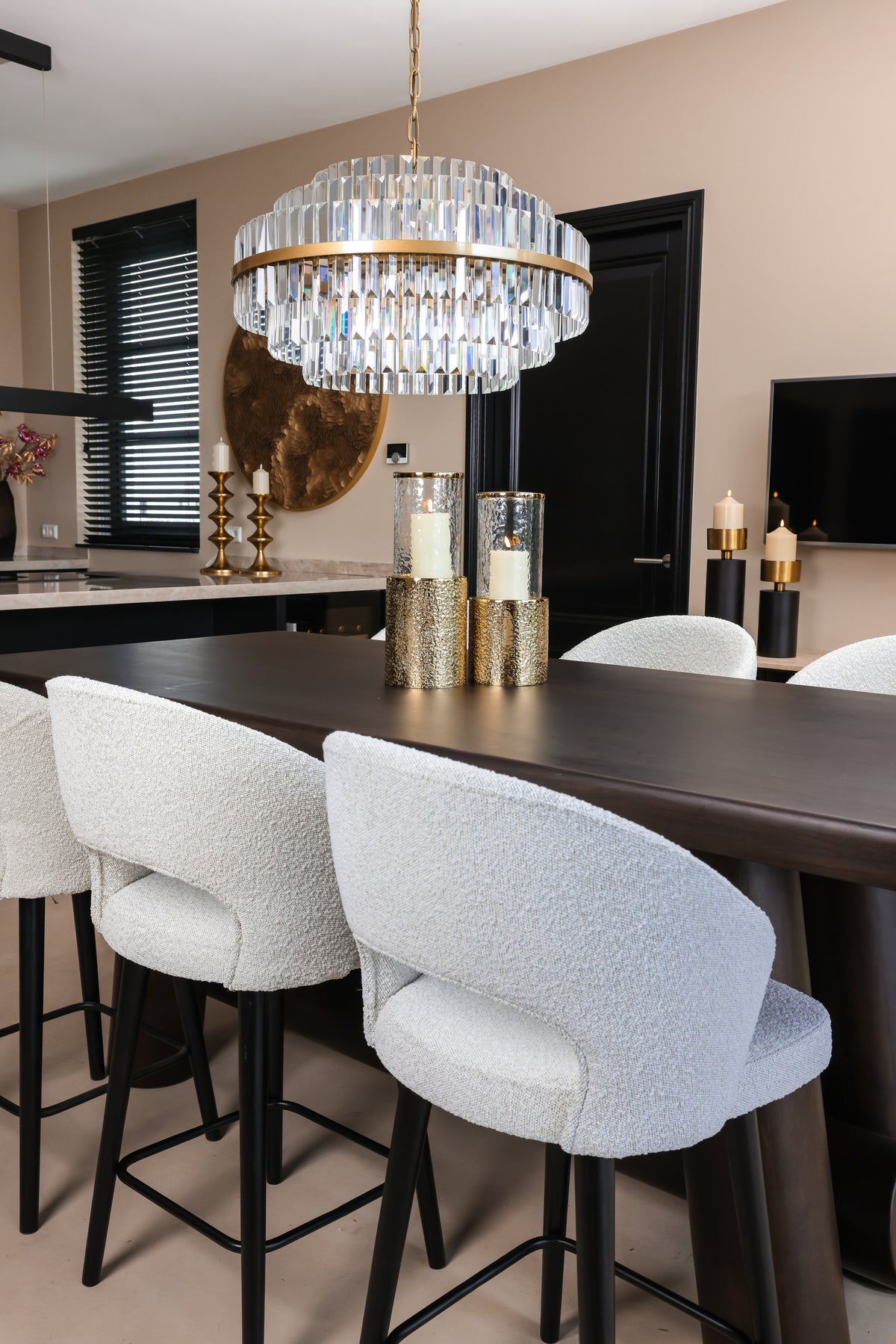 Candelabru Desire, auriu periat, mare – ambient