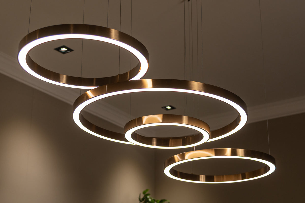 Candelabru Lilou, auriu periat – ambient