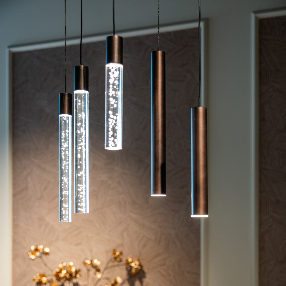 Candelabru Oxley, bronz, mare – ambient
