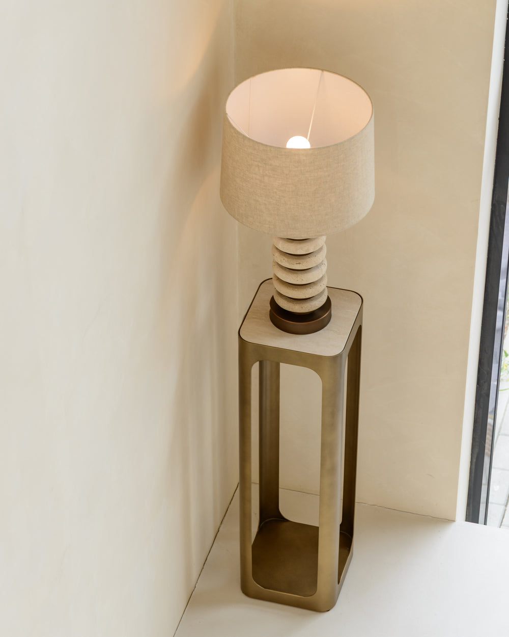 Coloană decorativă Claridge, auriu antichizat – ambient