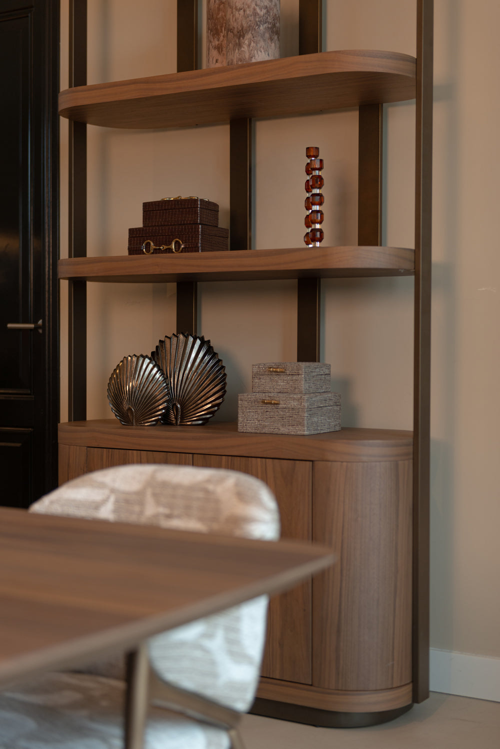 Cutie decorativă Rex, maro închis, mare – ambient