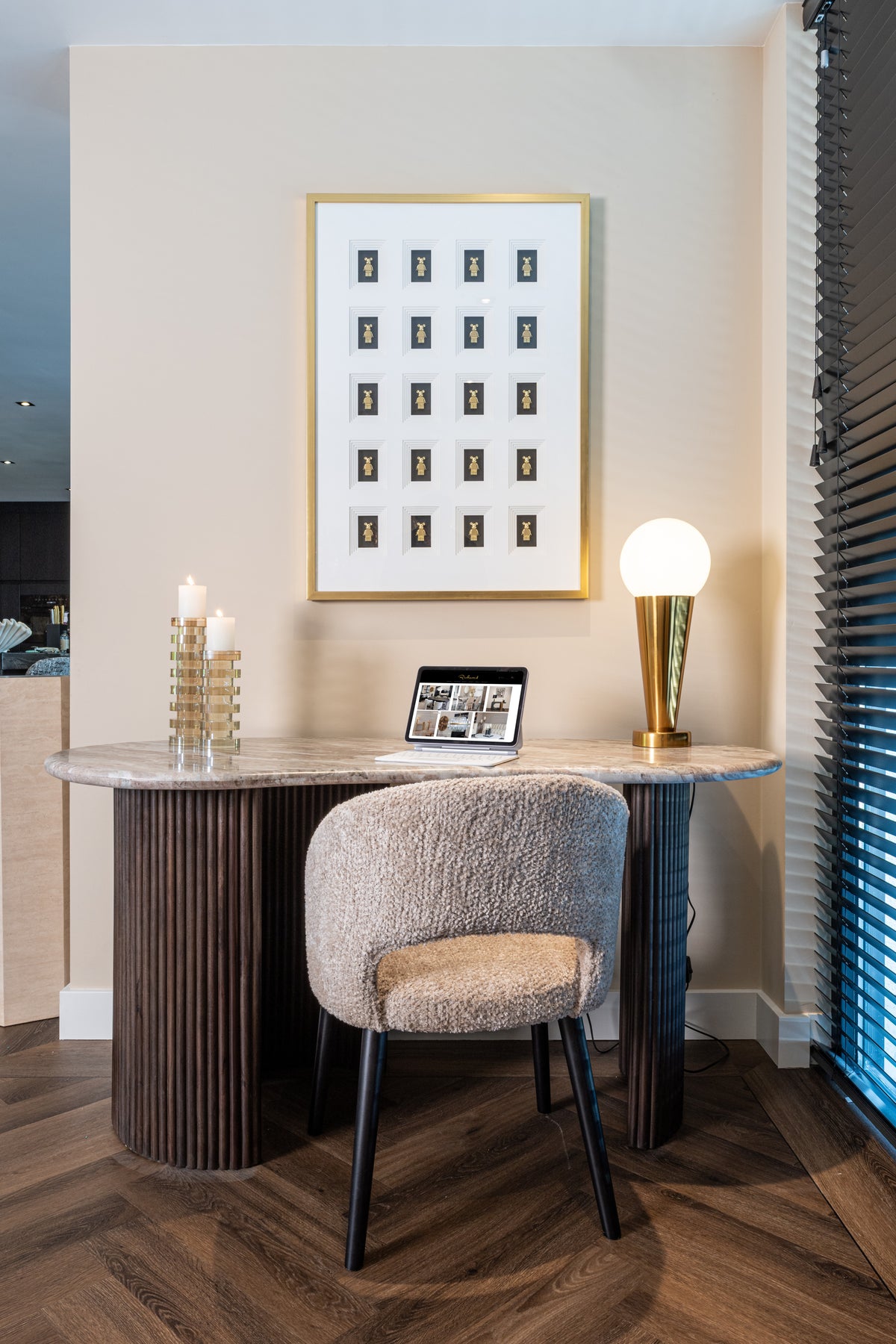 Decorațiune de perete Bear, negru/auriu – ambient