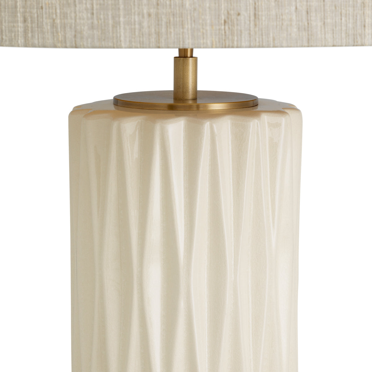 Lampă de masă Amarello, ceramică crem, cu abajur