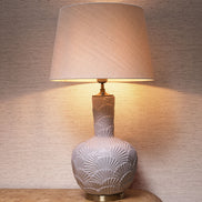 Lampă de masă Andorra, ceramică alb-crem, cu abajur