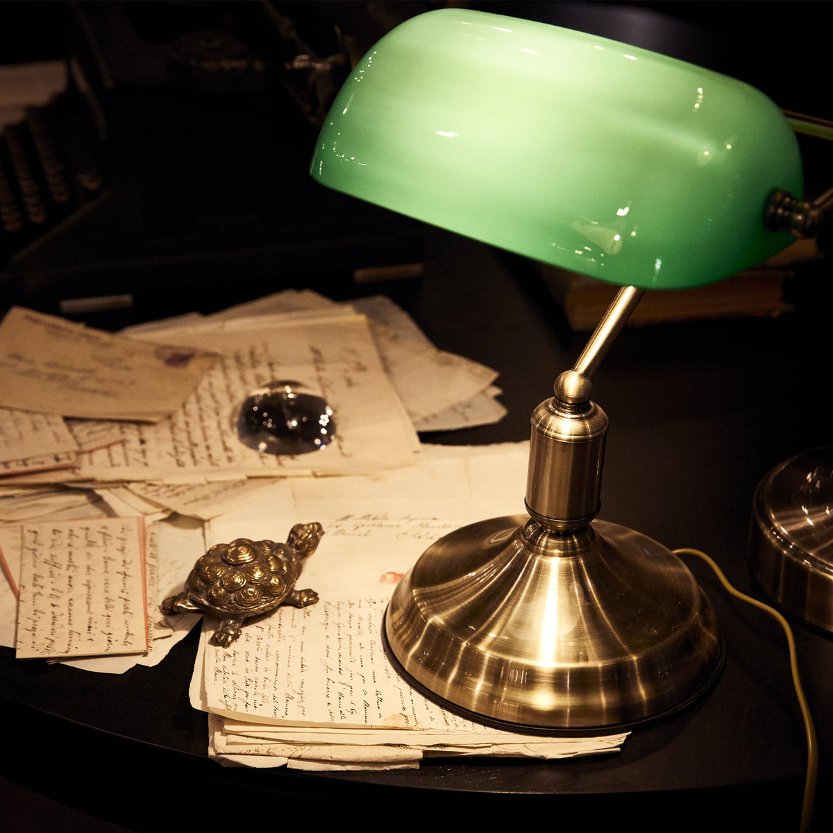 Lampă de masă Lawyer TL1, alamă – ambient