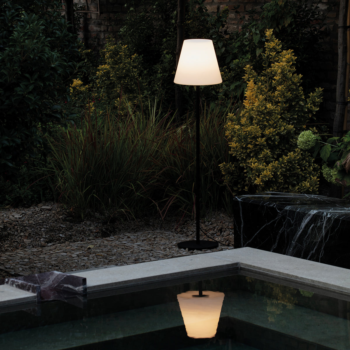 Lampadar de exterior Arcadia PT1, antracit – ambient