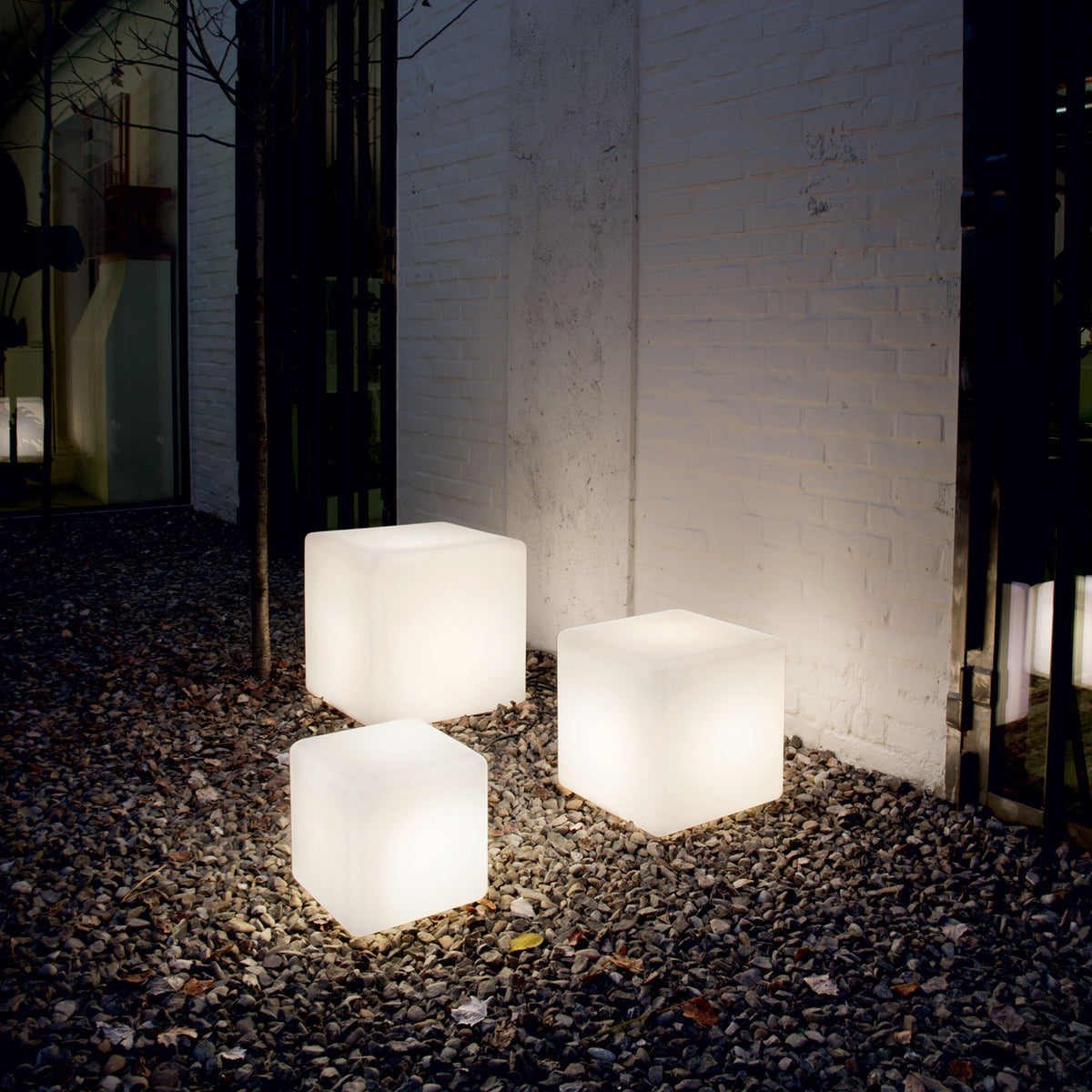 Lampadar de exterior Luna PT1 D40 – ambient