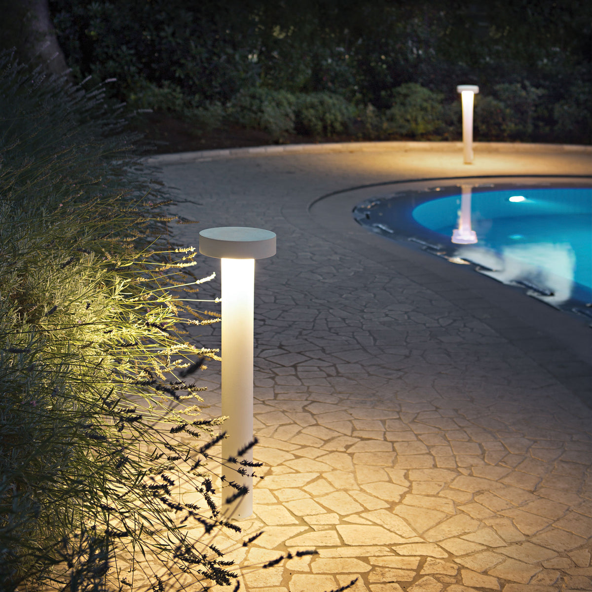 Lampadar de exterior Tesla PT4 H60, alb – ambient