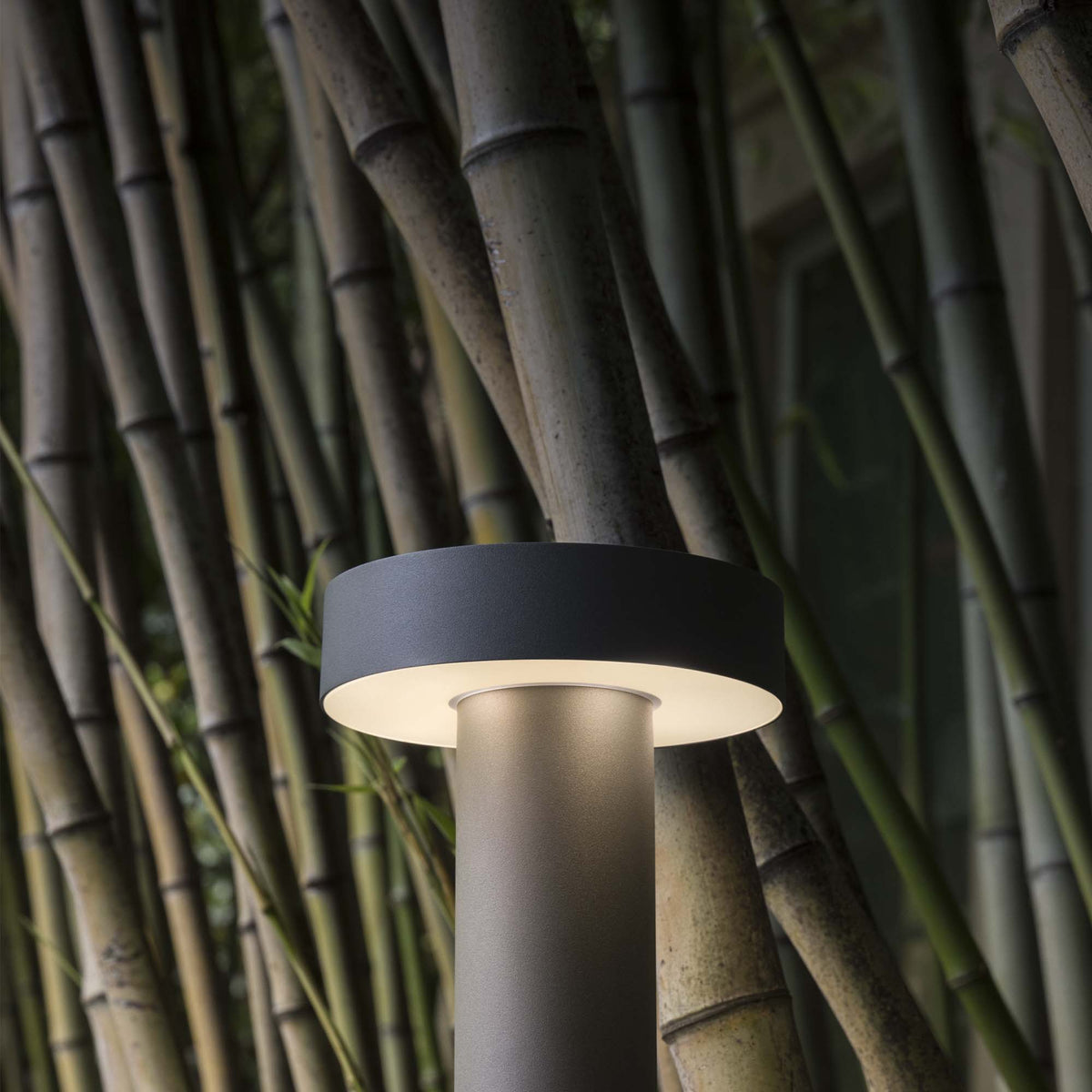 Lampadar de exterior Tesla PT4 H60, antracit – ambient