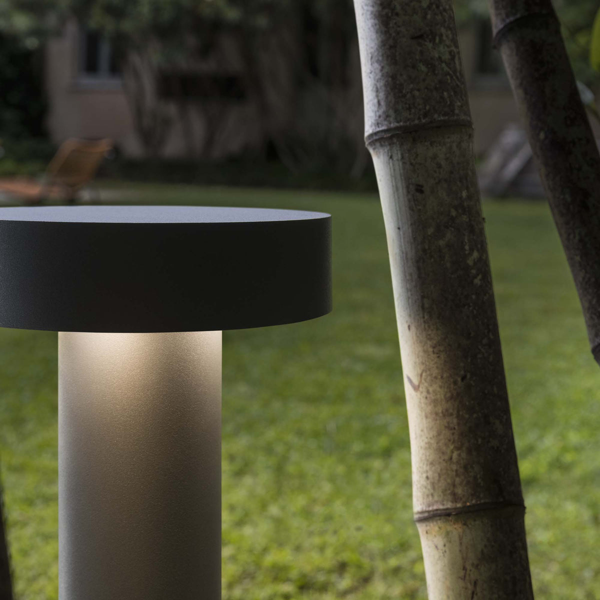 Lampadar de exterior Tesla PT4 H60, antracit – ambient