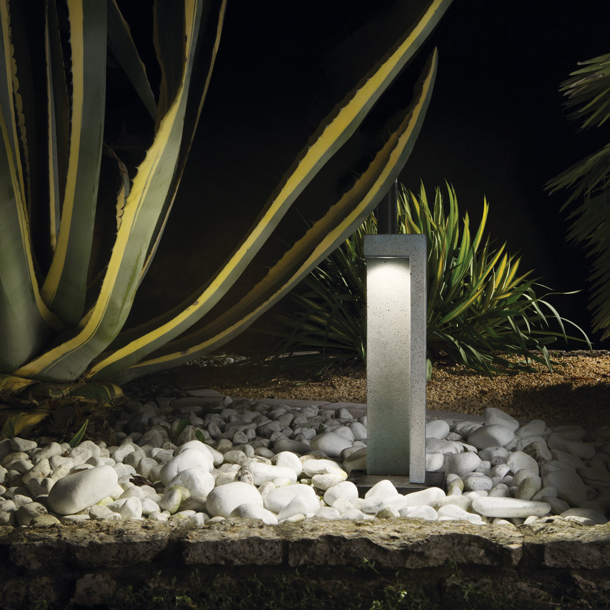 Lampadar de exterior Titano PT H49 3000K – ambient