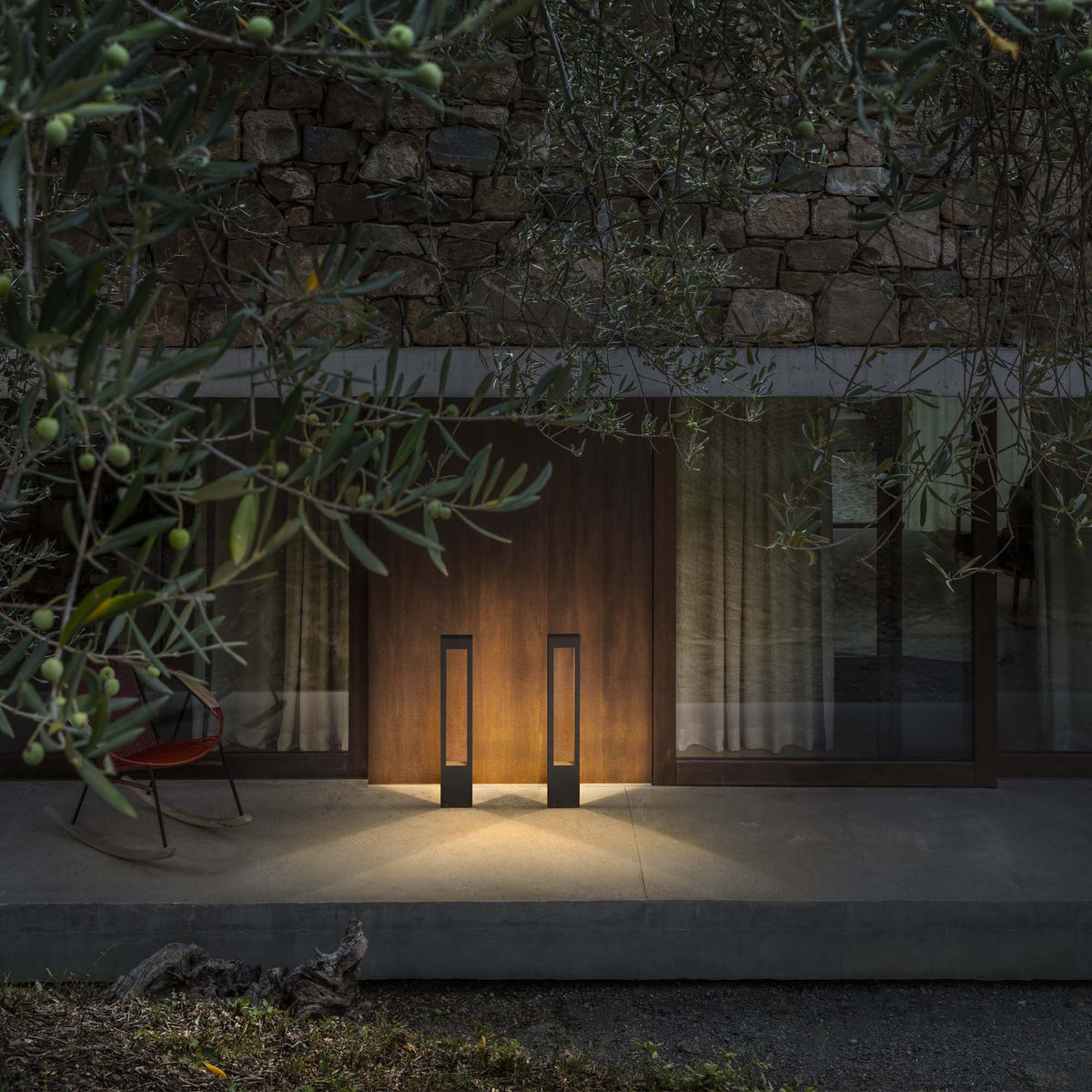 Lampadar de exterior Vega PT1, cafeniu – ambient