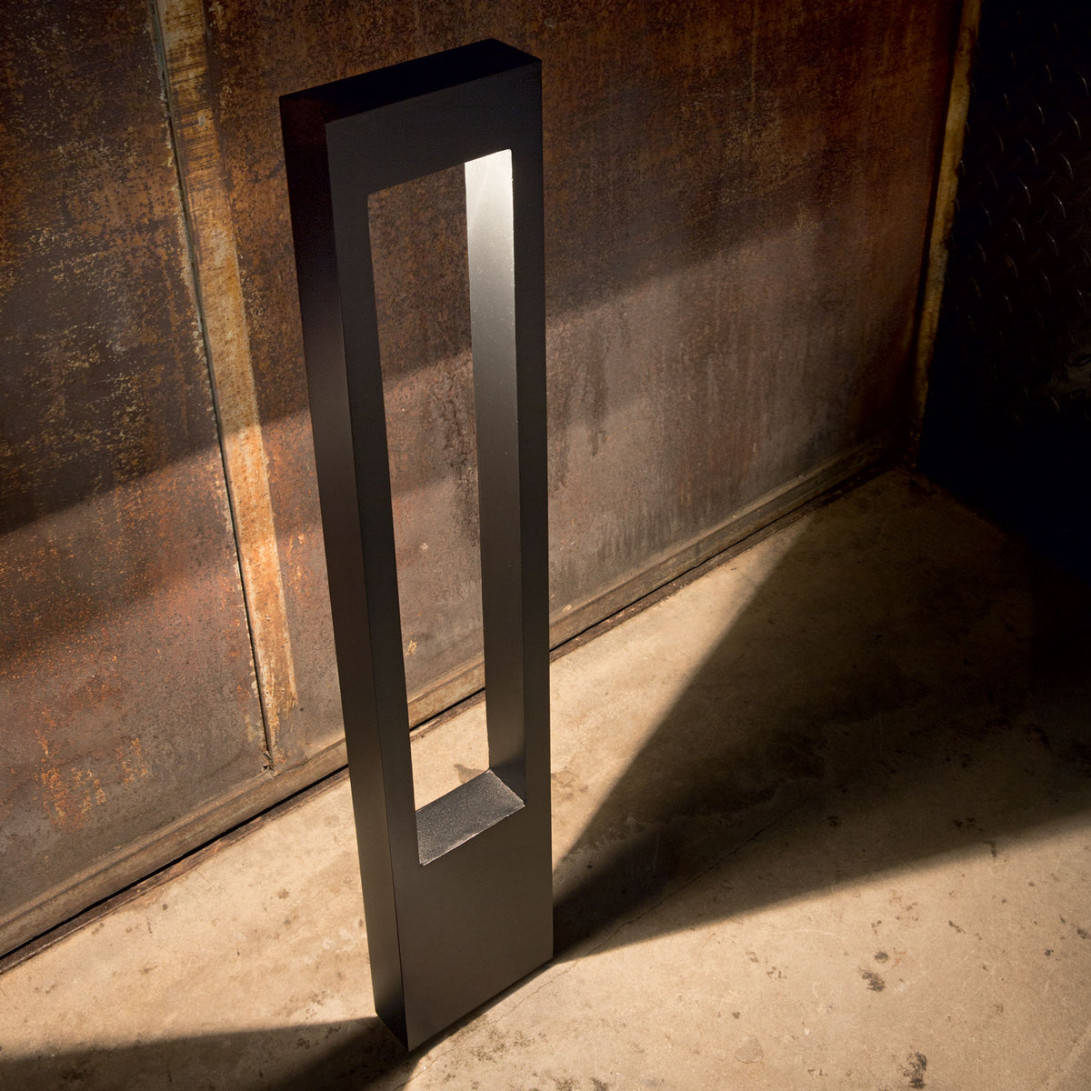 Lampadar de exterior Vega PT1, negru – ambient