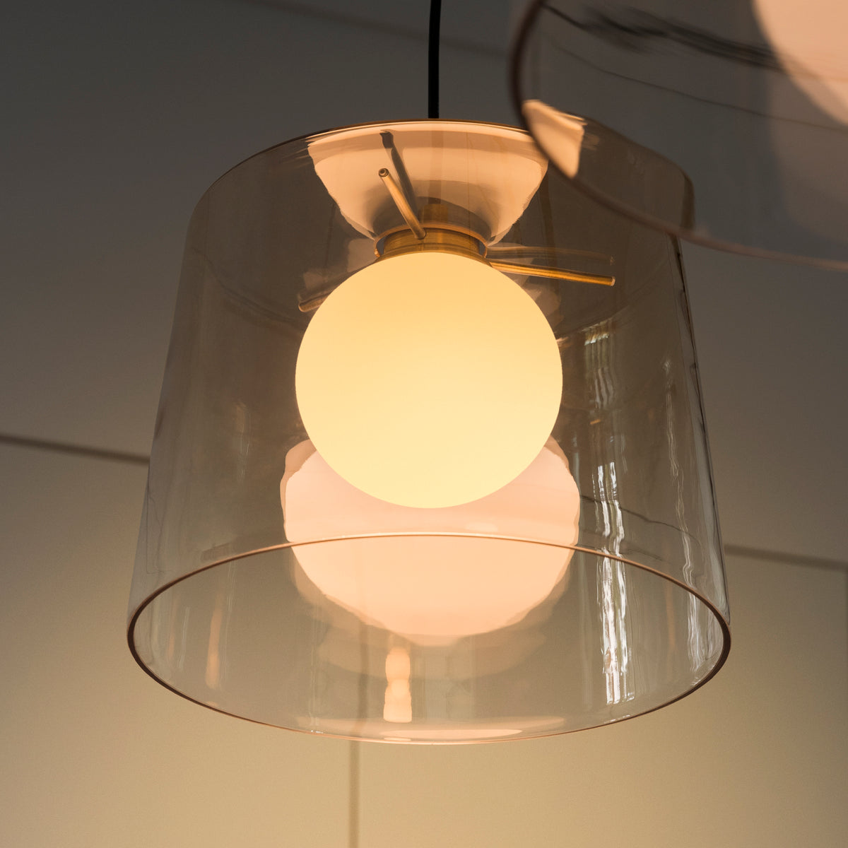 Lustră pendul Fade SP1 – ambient