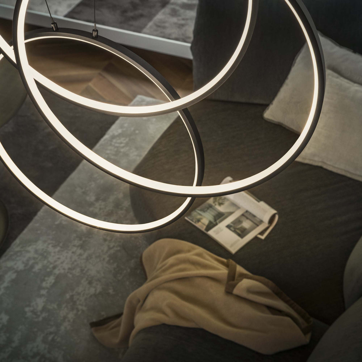Lustră pendul Frame SP circular 3000K, negru – ambient