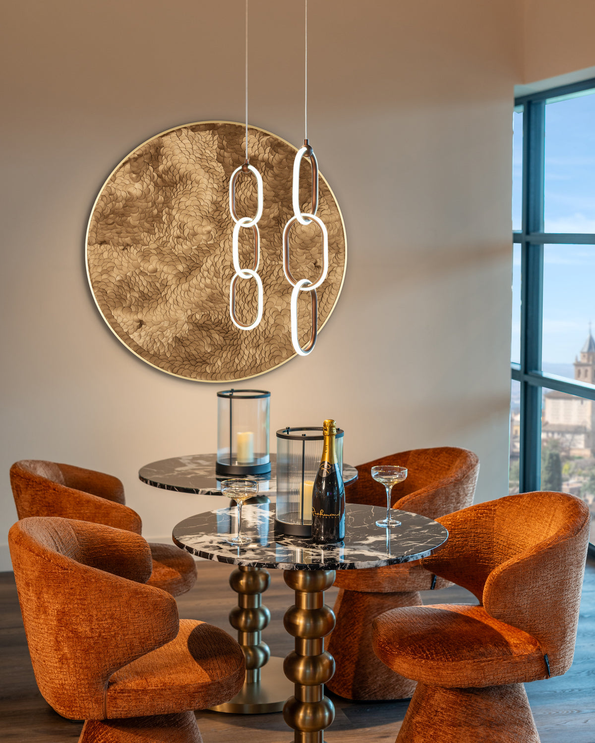 Masă bistro Witlox, negru/auriu, Ø 75 cm – ambient