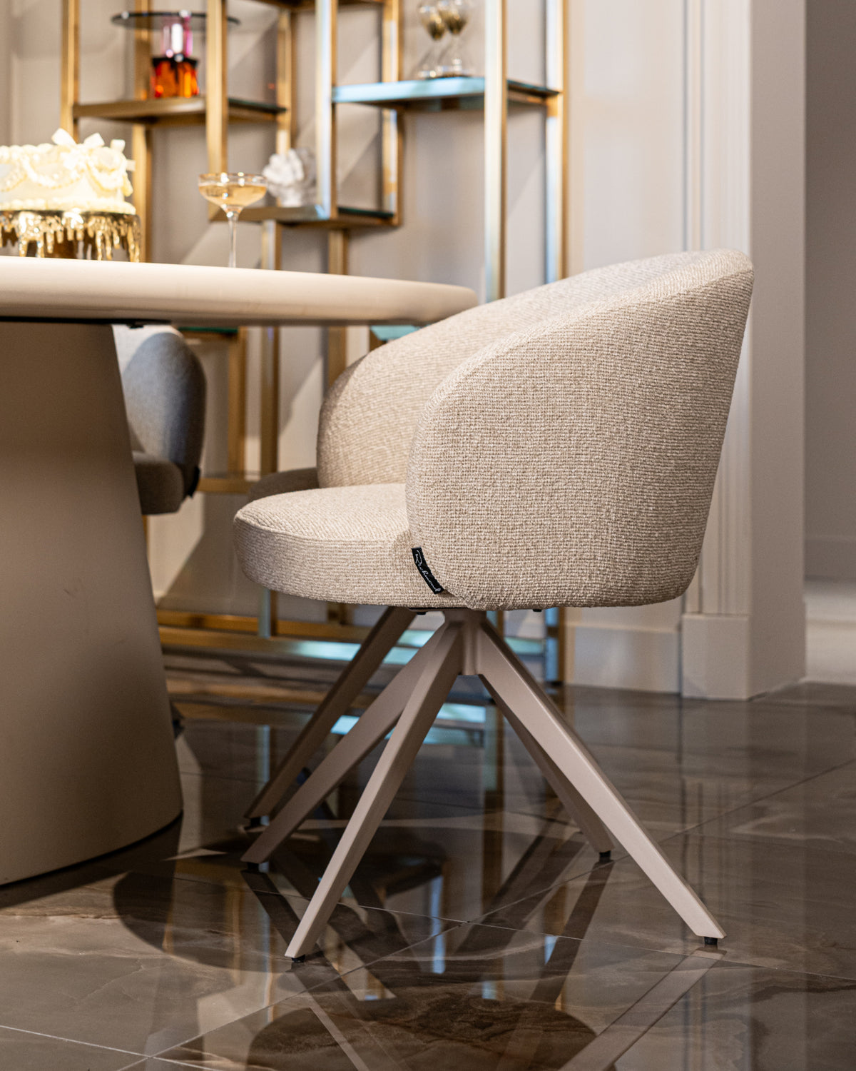 Masă dining Clayton, bej, 220 cm – ambient