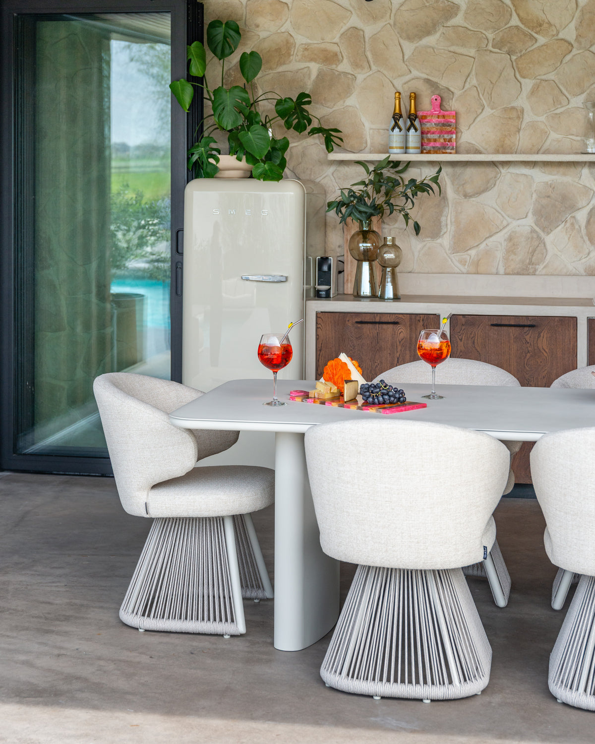 Masă dining de exterior Senza, bej deschis, 220 cm – ambient