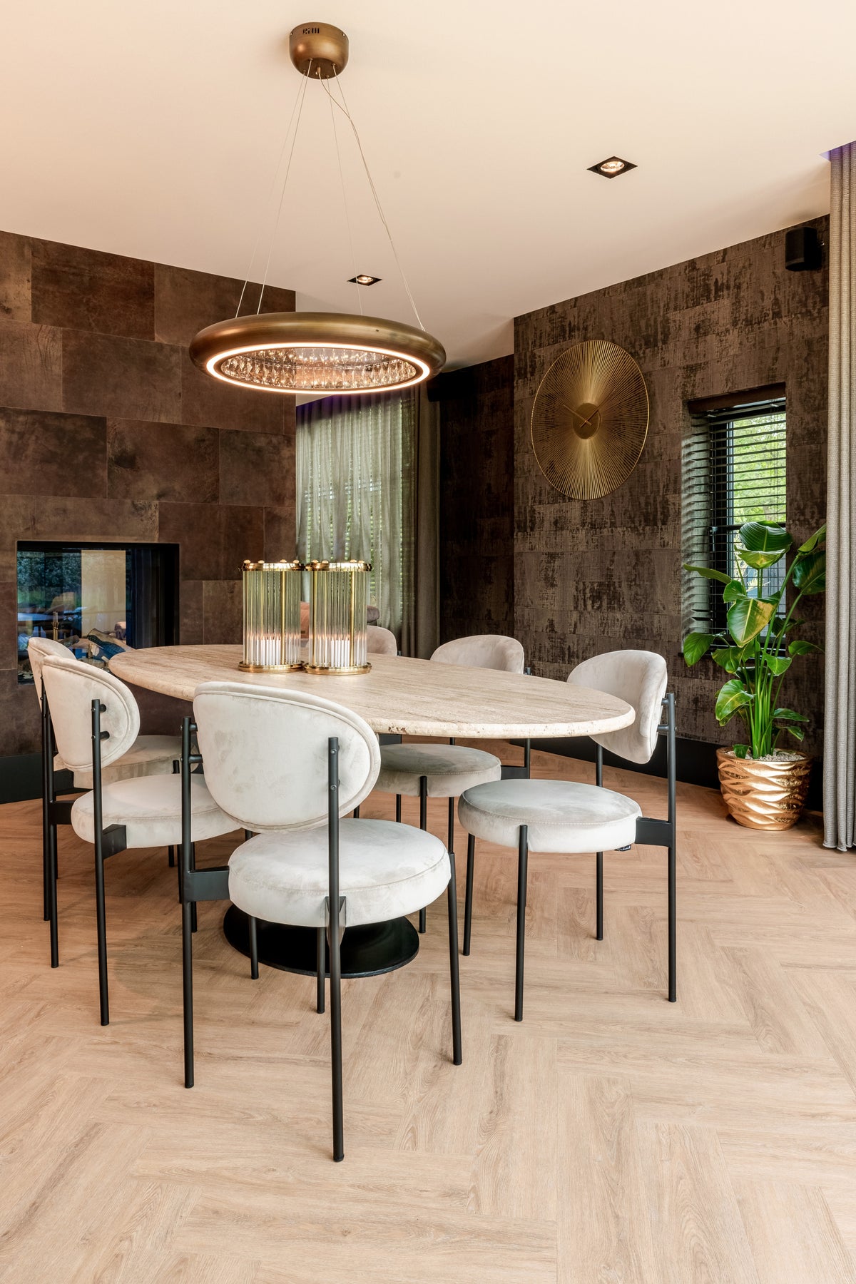 Masă dining Hampton, negru, oval, 230 cm – ambient