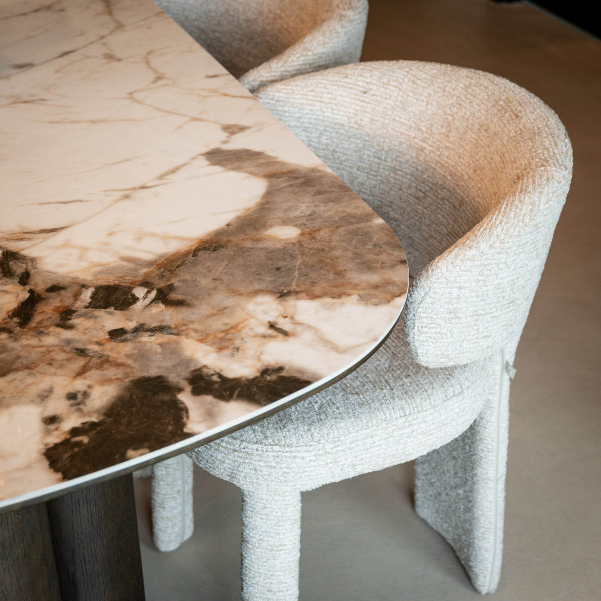 Masă dining Langford, maro, 230 cm – ambient