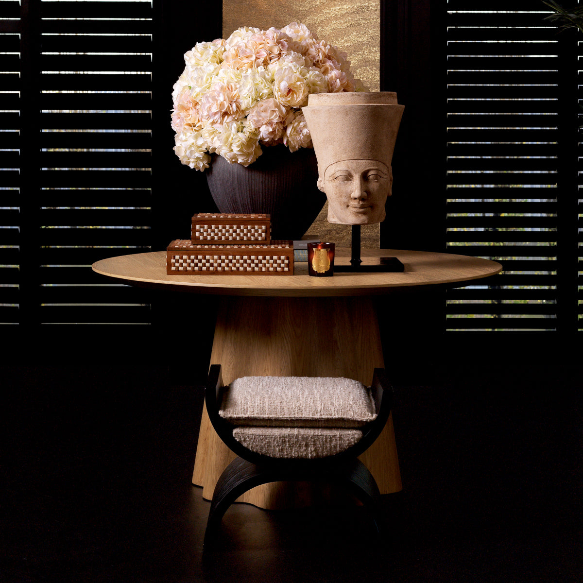 Masă dining Papyrus, furnir de stejar cald