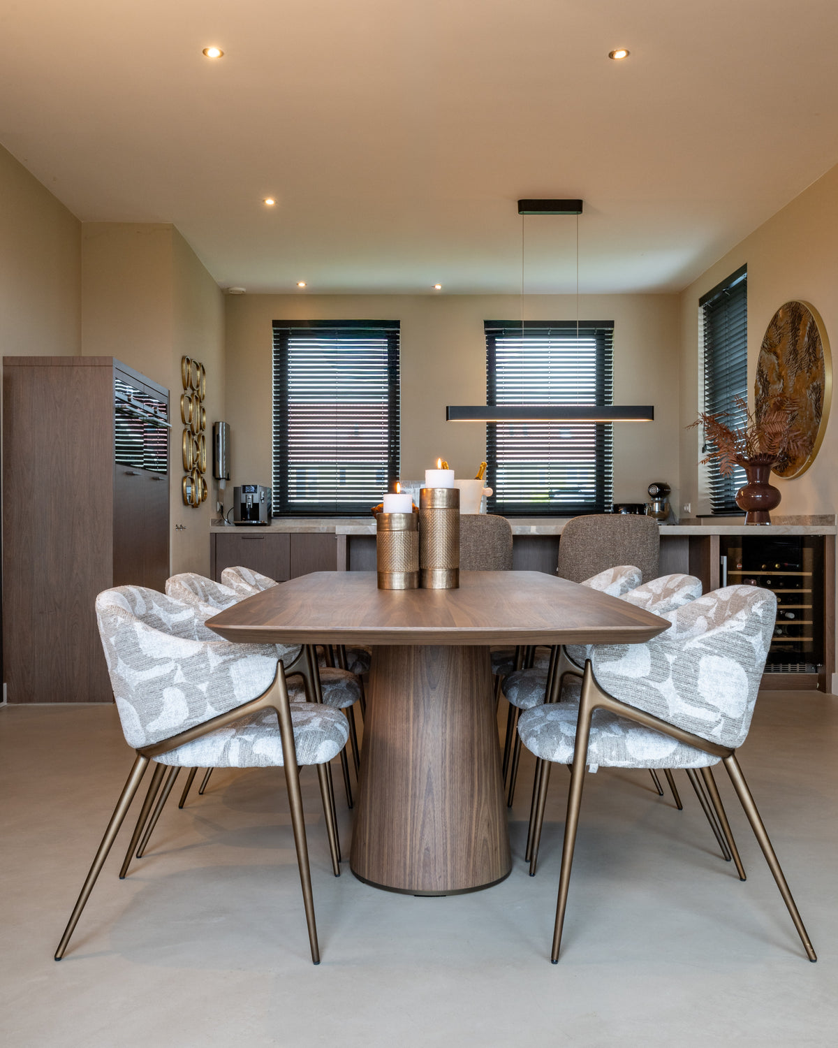 Masă dining Windsor, nuc, 230 cm – ambient