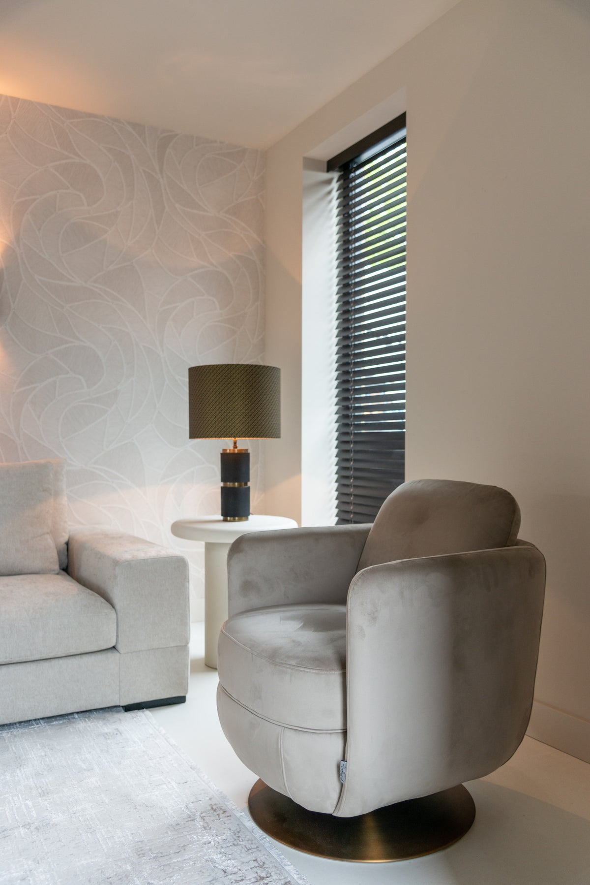Măsuță auxiliară Bloomstone, alb – ambient