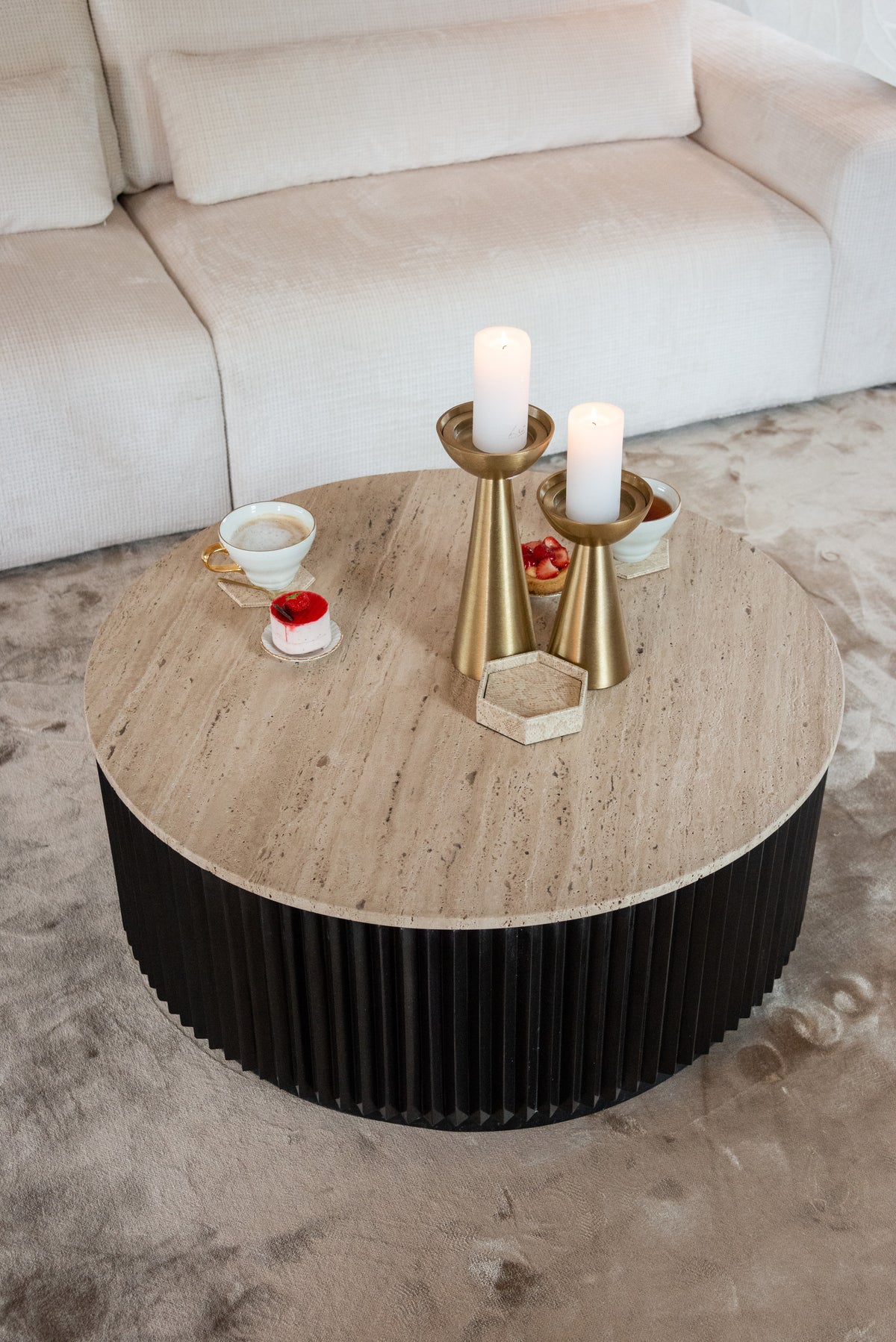 Măsuță de cafea Hampton, maro închis, Ø 90 cm – ambient