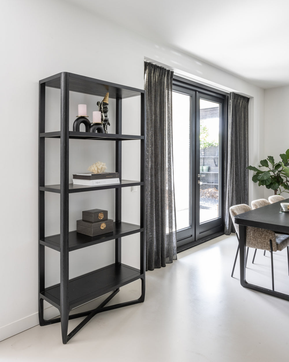 Obiect decorativ Icebear, negru – ambient