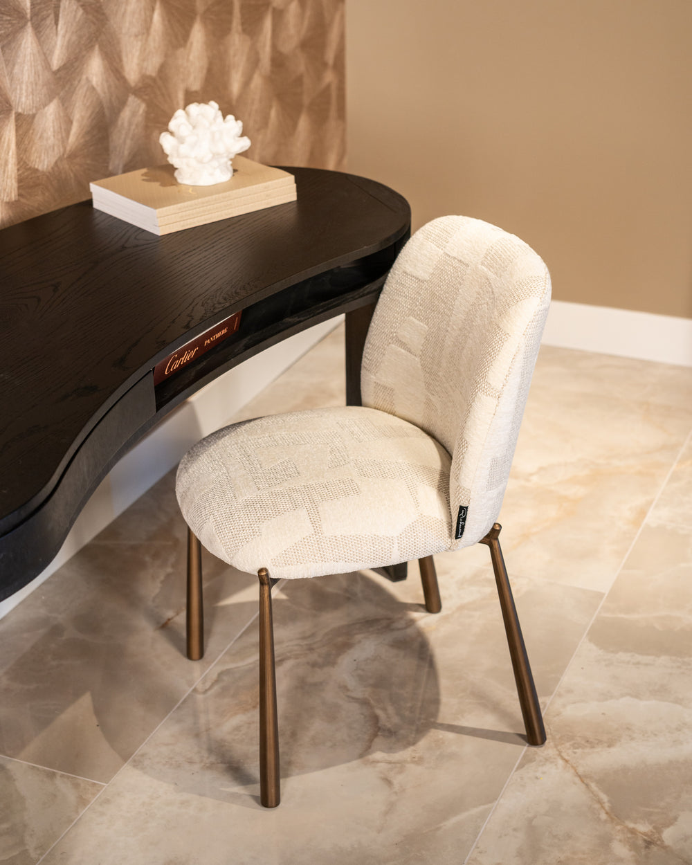 Obiect decorativ Mare, alb, aspect de coral – ambient
