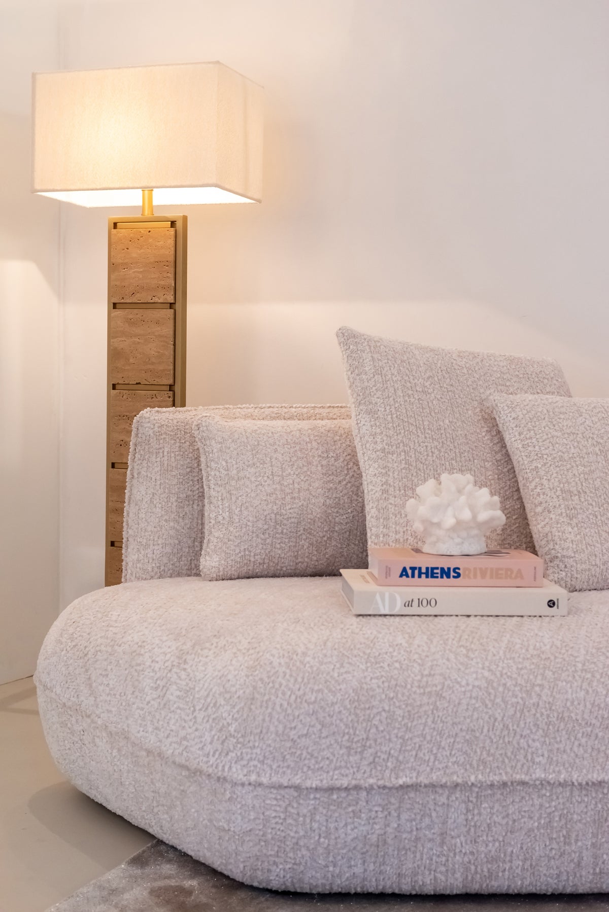 Obiect decorativ Mare, alb, aspect de coral – ambient