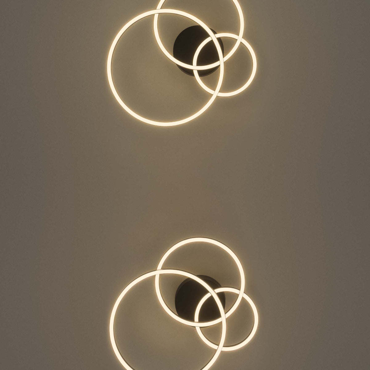 Plafonieră Frame PL circular 3000K, negru – ambient