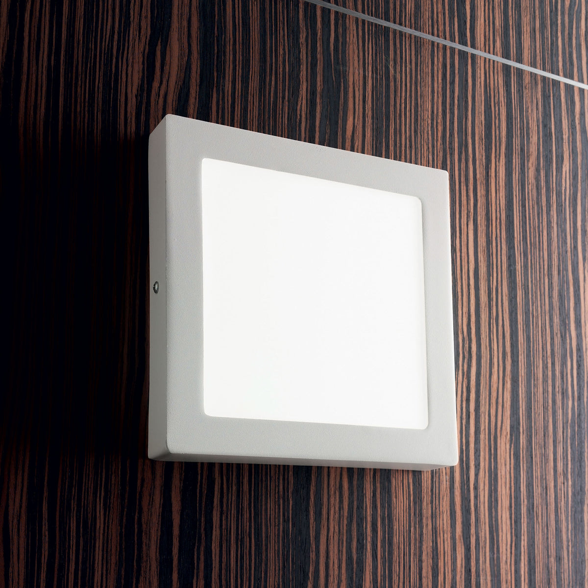 Plafonieră Universal PL D40 pătrată 3000K – ambient