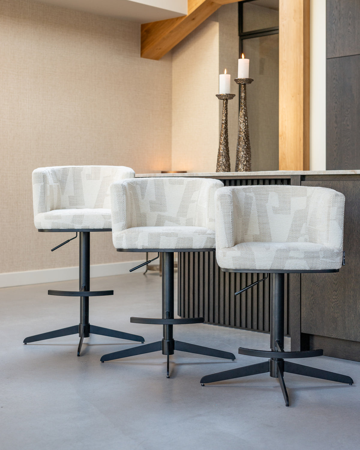 Scaun de bar Cheyenne, graffic bej, rotativ – ambient