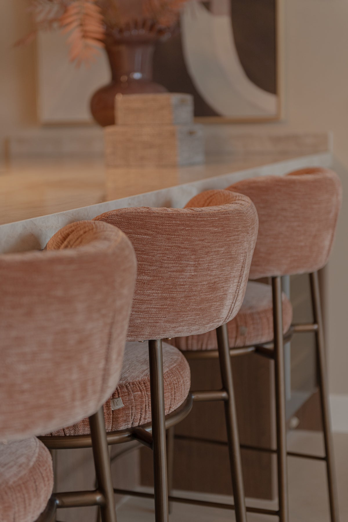 Scaun de bar Encanto (înălțime blat), Be straight mocha mousse – ambient