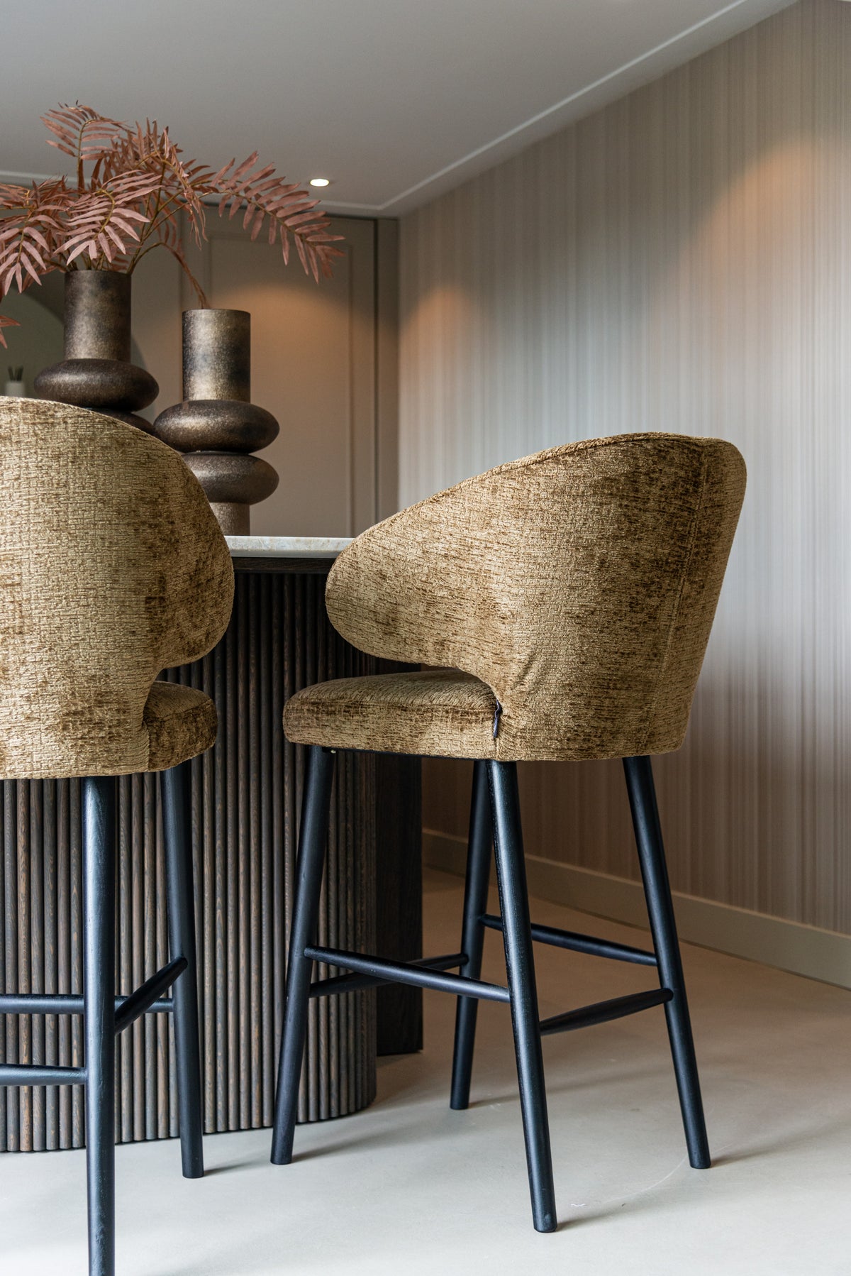 Scaun de bar Indigo, old gold triangle – ambient