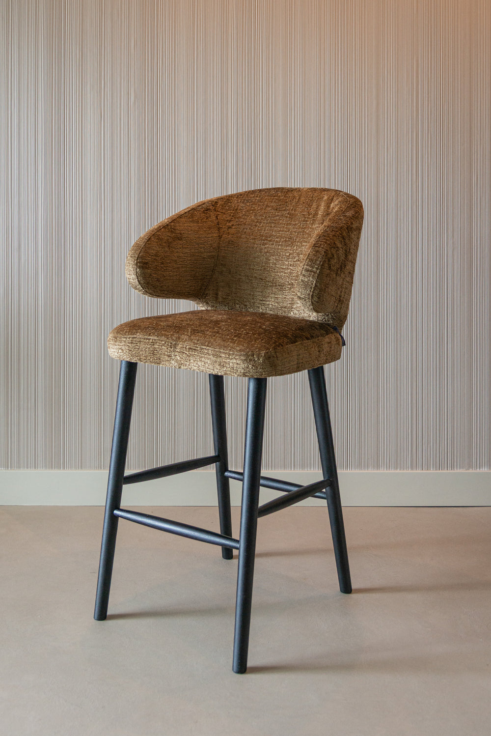 Scaun de bar Indigo, old gold triangle – ambient