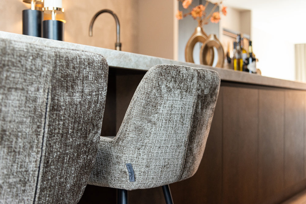 Scaun de bar Linsey (înălțime blat), niagara stone, rotativ (set de 2) – ambient