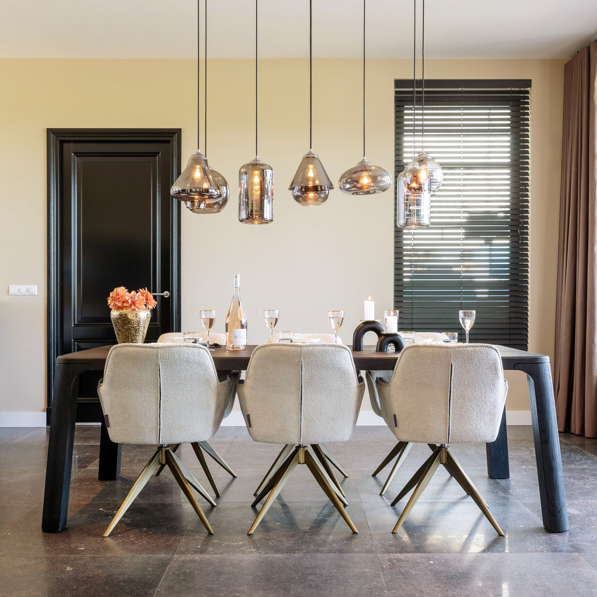 Scaun dining Aline, chenille albă, rotativ, ignifug – ambient