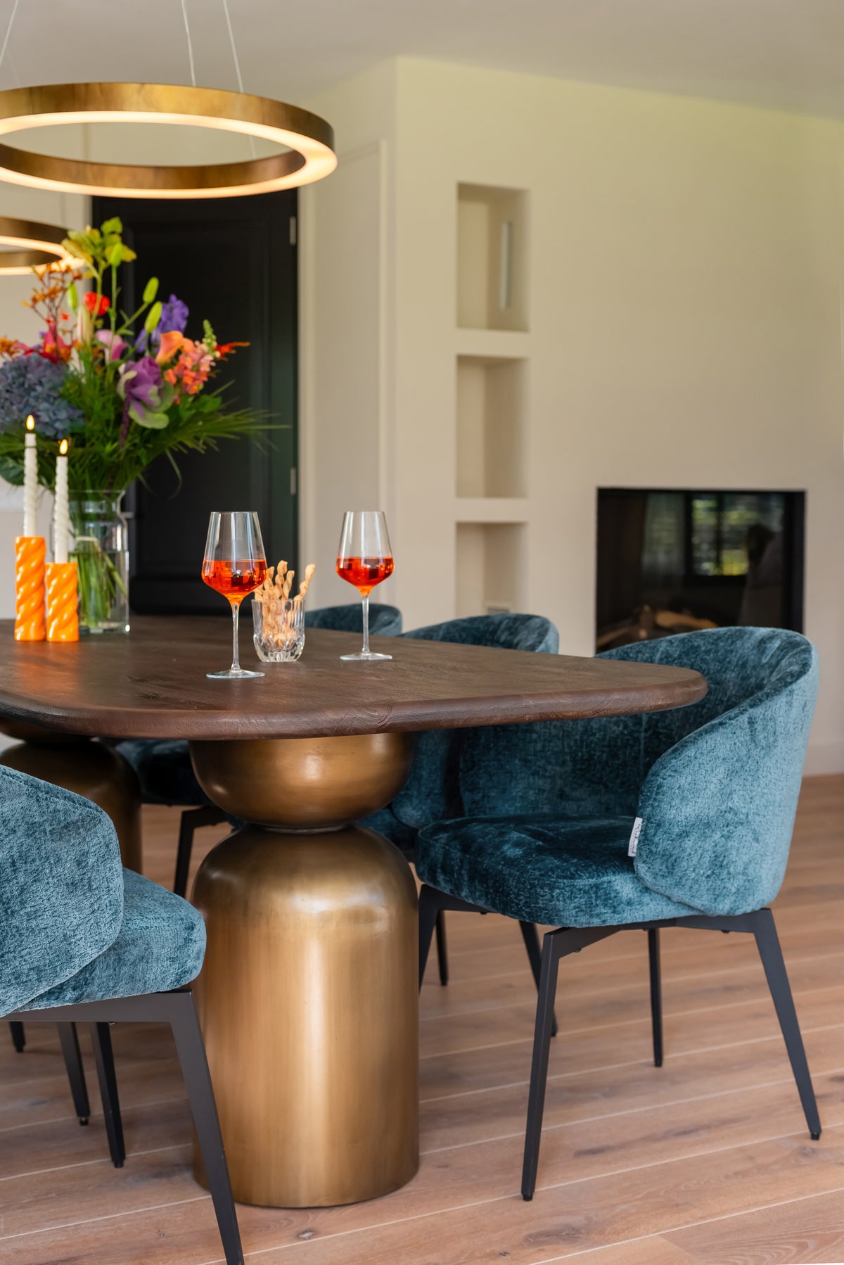 Scaun dining Amphara, chenille albastră, ignifug – ambient