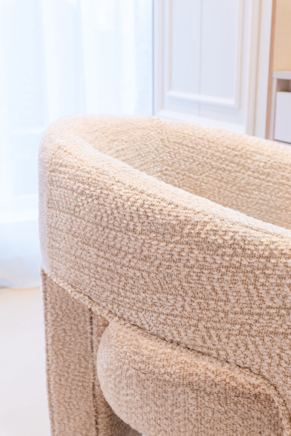 Scaun dining Belle, lovely crem, ignifug – ambient
