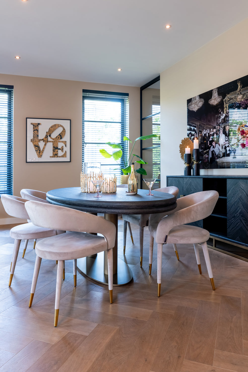 Scaun dining Gia, catifea kaki, ignifug – ambient