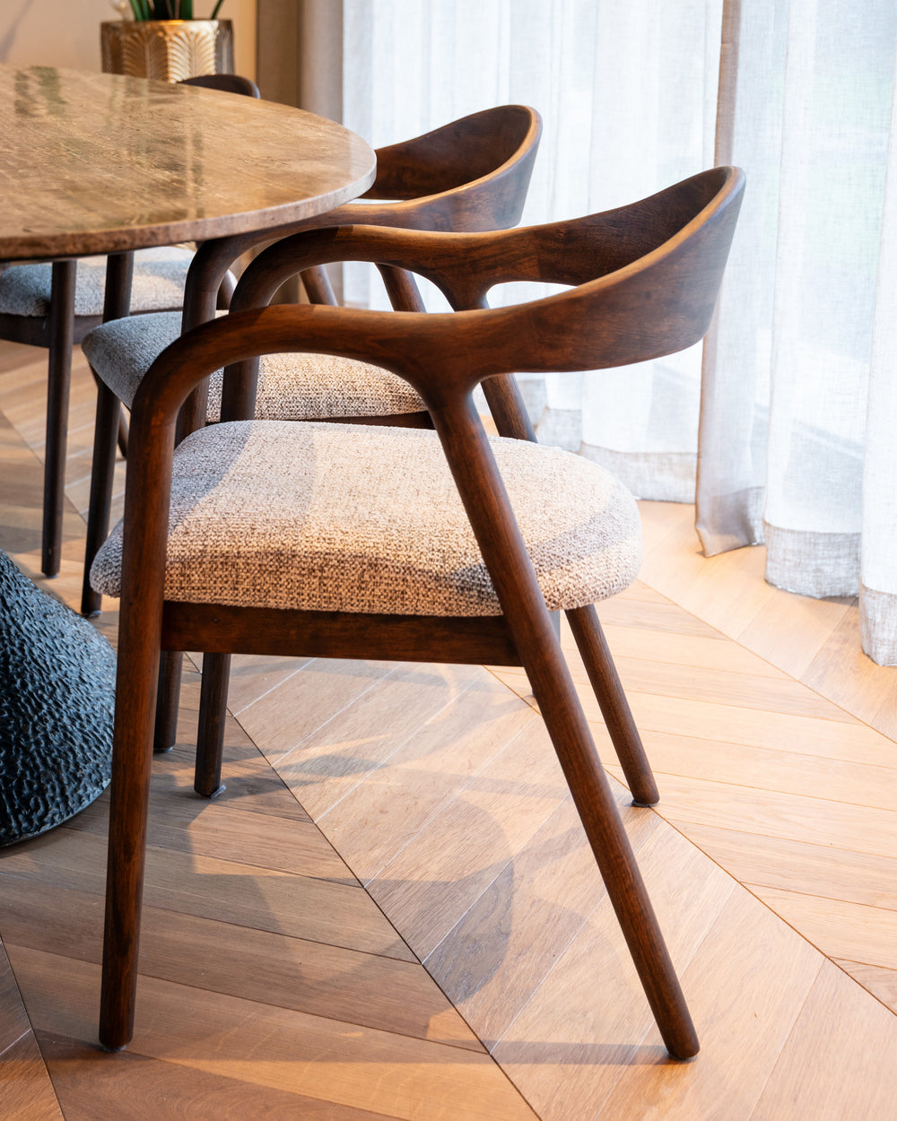 Scaun dining Mihara, fancy moca, ignifug – ambient